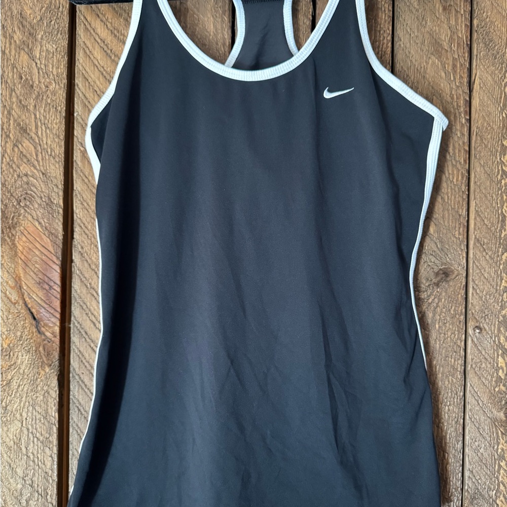 Nike Black/White Fitted Sleeveless Tank Top